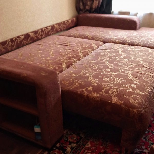 Продам диван недорого угловой