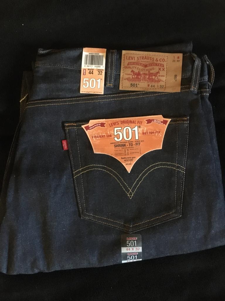 Продам джинсы, осталось две пары.