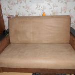 Продам малогабаритный диван из мокрой кожи в хорошем состоянии