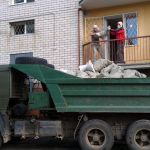 Камаз самосвал под мусор с грузчиками в Нижнем Новгороде